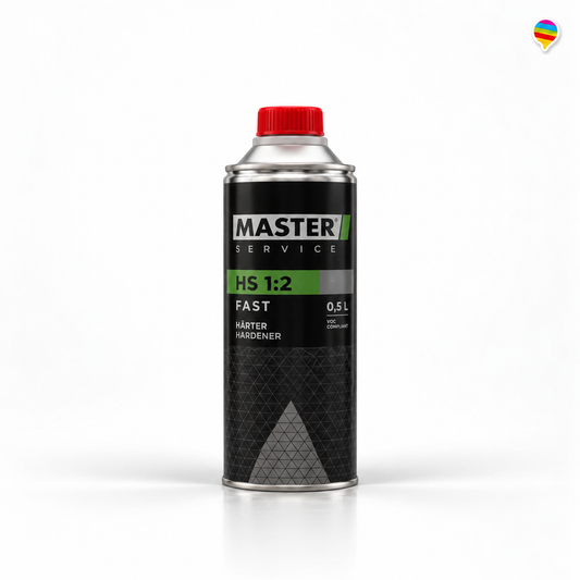 Master Härter HS 1:2 Fast 0,5L – KI-generiertes Einzelproduktbild, weißer Hintergrund, zentriert, Regenbogenlogo oben rechts